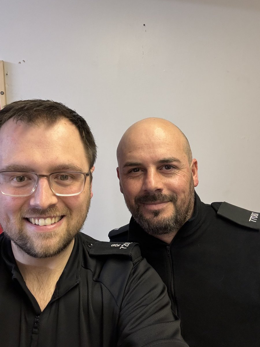 Great to meet with my colleague SC Adrian Barbu to provide feedback on his occupational competency portfolio (PAC) as we support him on his journey to achieving #IndependentPatrol Hoping to be able to assess it in the coming months to allow him to deploy single-crewed 👏 📝