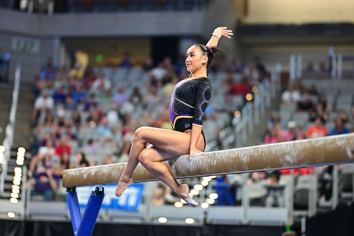 Our closer @aleahfinn anchors with a 9.8875! #GeauxTigers | #GetThere