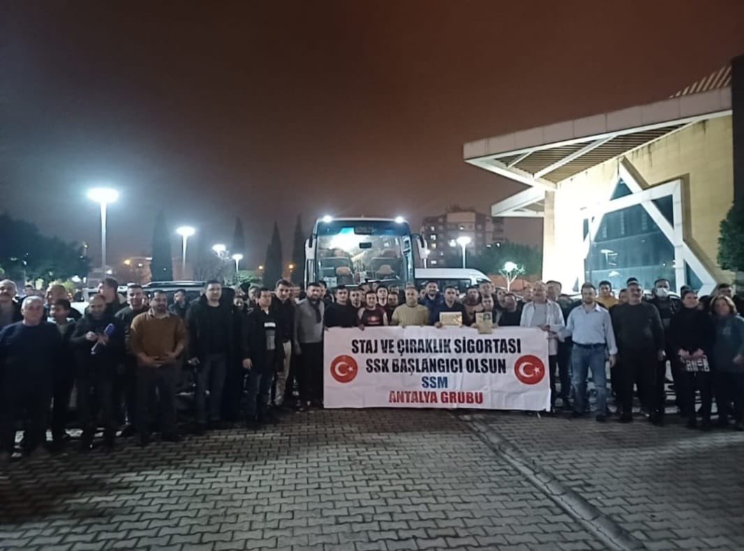 Değerli TÜRK Basını STAJERveÇIRAKLARIN sesi olun lütfen @tgrthabertv @tv100 @startv @HaberturkTV @tele1comtr @BirGun_TV @trthaber @cnnturk @ntv @ahaber @nowhaber @halktvcomtr @KanalD @ulketv @showanahaber Çaresi Yok Usta ⚒️🙋‍♀️ÇIRAK🇹🇷 #GaribinEvlatlarıÇıraklarKazanacak