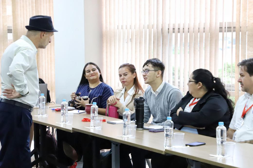 MTESS_PY's tweet image. #MercadoLaboral | Iniciamos el camino para el desarrollo del Sistema de Información del Mercado Laboral #SIMEL 📊📈

Hoy culminó el taller de producción de datos, un paso fundamental para coordinar y definir los indicadores del Sistema de Indicadores de Trabajo Decente. Nuestro