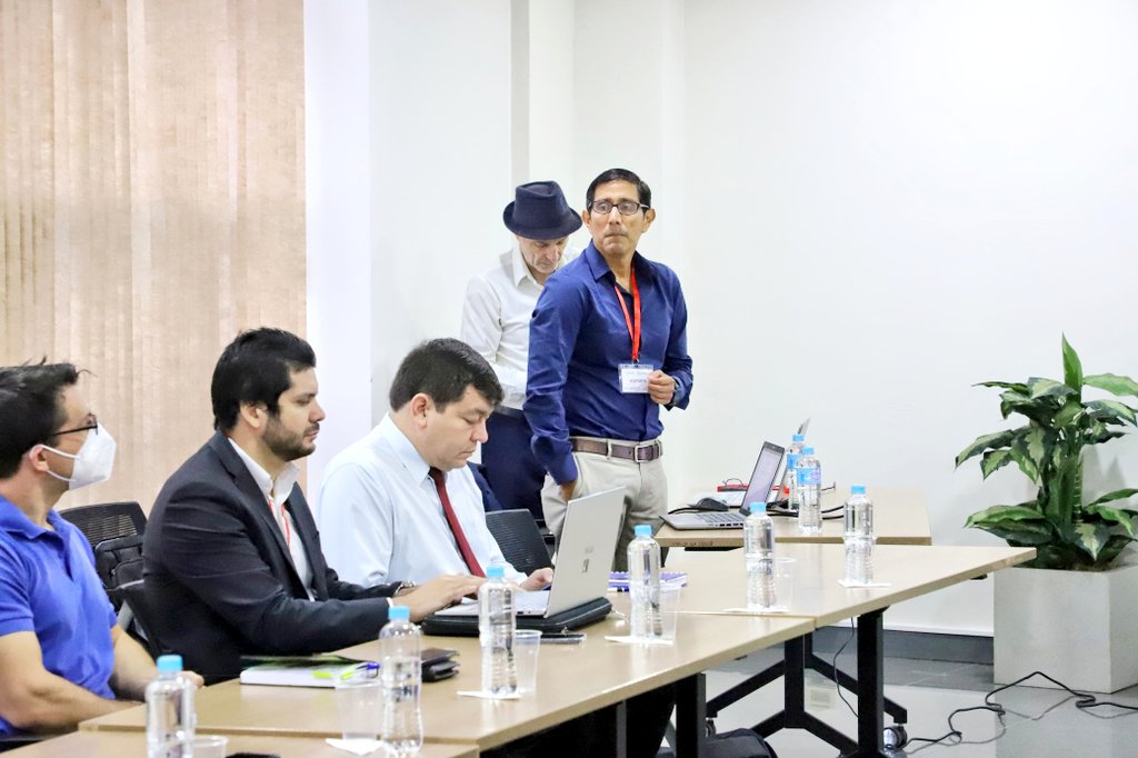 MTESS_PY's tweet image. #MercadoLaboral | Iniciamos el camino para el desarrollo del Sistema de Información del Mercado Laboral #SIMEL 📊📈

Hoy culminó el taller de producción de datos, un paso fundamental para coordinar y definir los indicadores del Sistema de Indicadores de Trabajo Decente. Nuestro