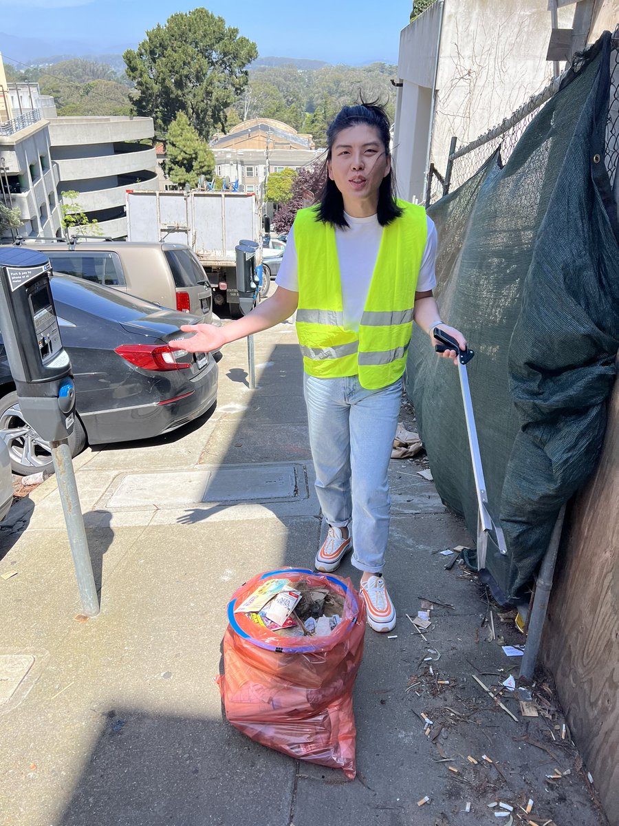 Back at it with @UCSFHospitals @UCSF, this time at their Parnassus campus. Volunteers spread out cleared 11 bags of trash in an hour. Always amazed at the number of cigarette butts that litter the area around hospitals.