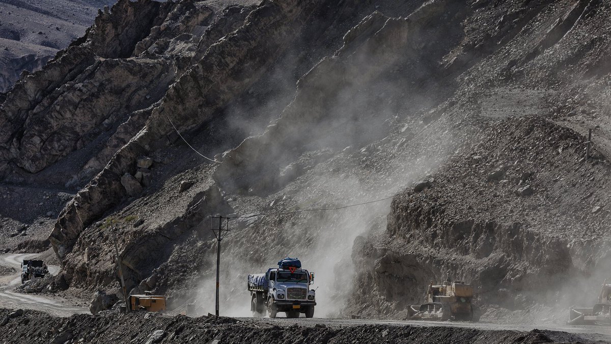 im_mining's tweet photo. .@Datamine_SW has boosted its asset management solution offering through parent Vela’s acquisition of #Samtech. Based in Santiago, Samtech has >600 customers & is a leading supplier of #fleetmanagement, machine performance & #telematics software & hardware https://t.co/7Dxyfvy4zT https://t.co/C1FtwyEknA