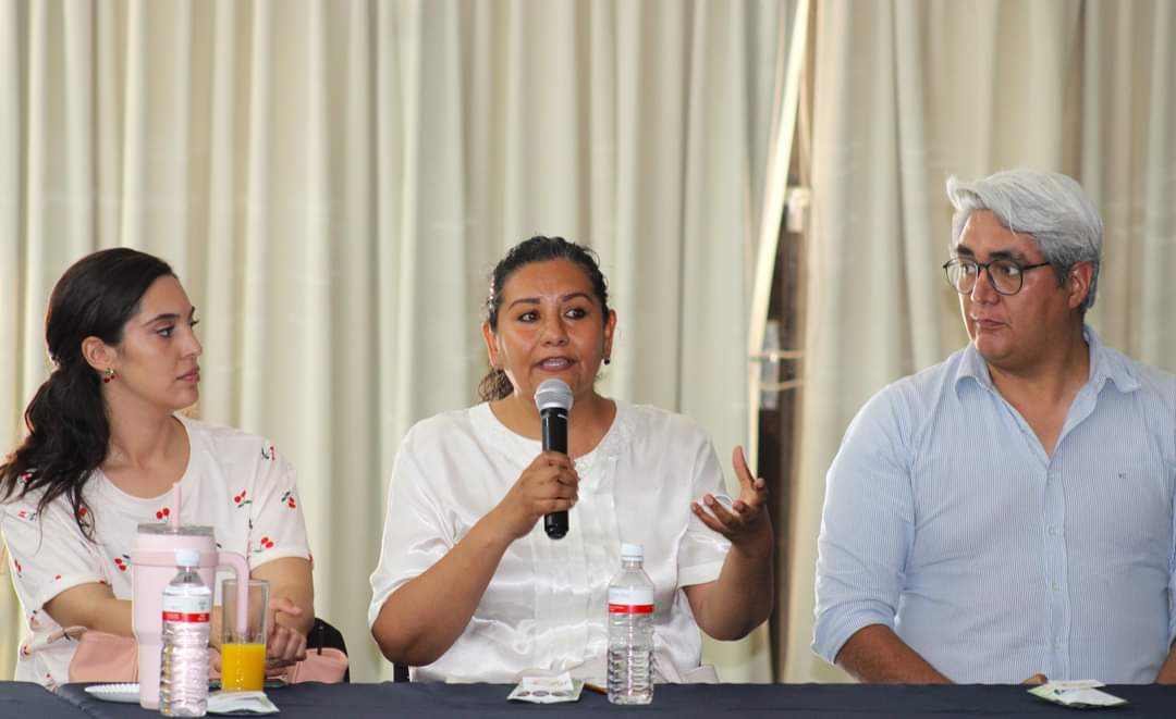 desierto_voces's tweet photo. ¡UAL marcando presencia en la Asamblea de OCV Torreón! 💚 Ruth Piña Rodríguez, coordinadora de Turismo y Gastronomía, representó a nuestra universidad en este importante evento.
#UAL #OCV #Torreón #Turismo #Gastronomía https://t.co/qISJz1cpuE