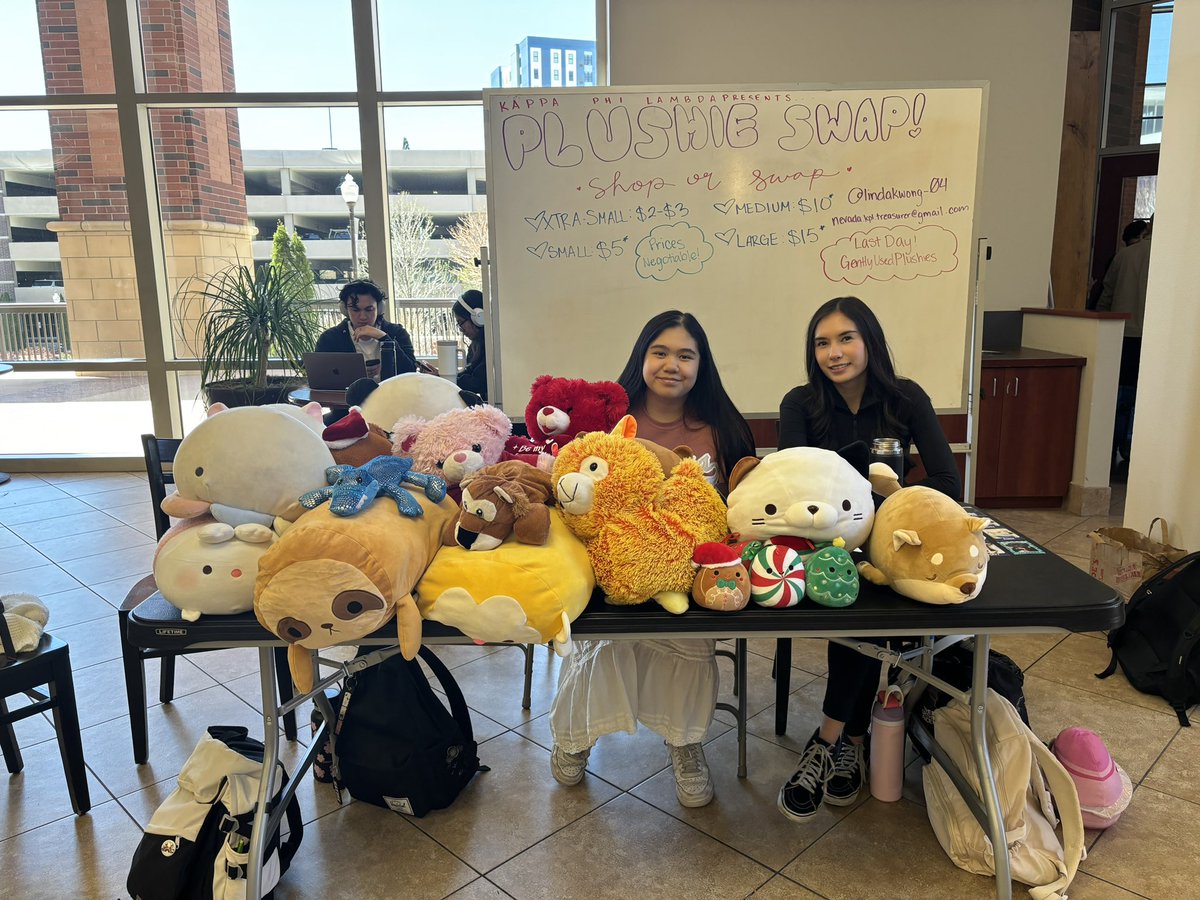 zoflowww_'s tweet photo. “We are trying to raise money for our future sorority classes with a Plushie Swap today!” -Kappa Phi Lambda Sisters 

Go support #HumansofUNR #RSJ108 https://t.co/Y2Wzd25mGU