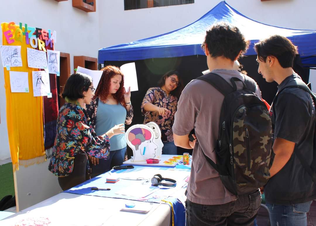 desierto_voces's tweet photo. ¡Histórico momento en la UAL! 🌟 Los estudiantes de psicología de sexto semestre organizaron la Primera Feria de Salud Mental. ¡Enhorabuena por esta iniciativa tan importante! 💚 #SaludMental #UAL #Psicología https://t.co/8yd3MnDgM2