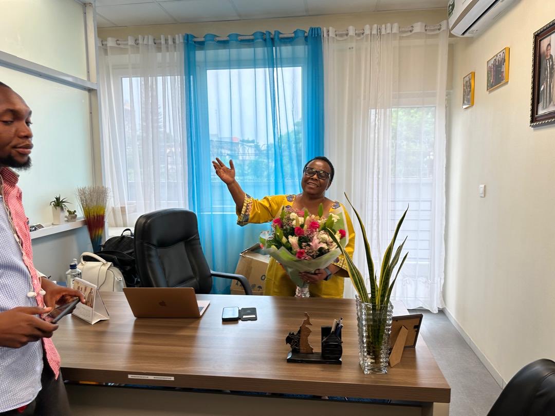 LusengeJ's tweet photo. Mon staff m’a réservée un accueil chaleureux au bureau ce jeudi 18/4/24 après la nomination de Time 100 https://t.co/qKRzoqh2Oq