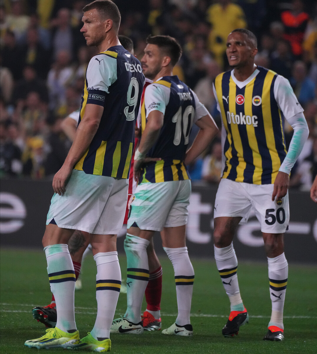 Sizce Fenerbahçe UEFA Konferans Ligi'nden neden elendi?