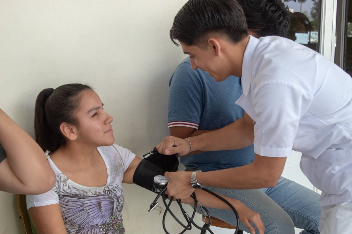 desierto_voces's tweet photo. ¡Únete a la causa y salva vidas! 💪💉 Hoy en UAL, en colaboración con la Cruz Roja, realizamos una campaña de Donación de Sangre en las aulas 1 y 2 del edificio de Artes Escénicas del campus. ¡Tu donación puede marcar la diferencia! 🩸 #DonaciónDeSangre #UAL #CruzRoja https://t.co/CriBlCqf1V