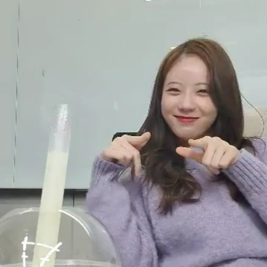 Huty220705's tweet photo. 대리님..!! 저랑 같이 들어주시겠어요? 하면서 이어폰 ���는 애랑 https://t.co/UXD87D6rge