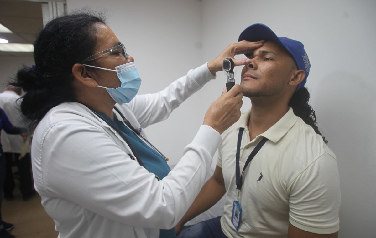 minenergia_ve's tweet image. #Entérate || G/J @NestorLReverol: En esta actividad promovida por #Asoelec, los trabajadores recibieron atención en diferentes especialidades como: Medicina General, Pediatría, Odontología, Oftalmología y Traumatología

#BloqueoCero