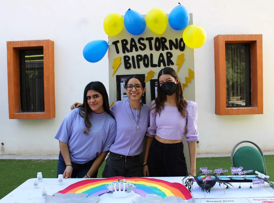 desierto_voces's tweet photo. ¡Histórico momento en la UAL! 🌟 Los estudiantes de psicología de sexto semestre organizaron la Primera Feria de Salud Mental. ¡Enhorabuena por esta iniciativa tan importante! 💚 #SaludMental #UAL #Psicología https://t.co/8yd3MnDgM2