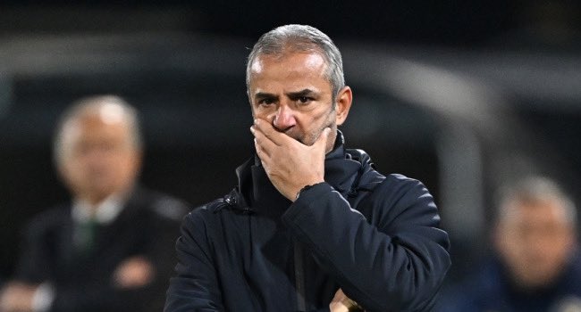 Bu adam hoca filan değil bu çapsız yüzünden hem avrupa hemde lig gitti…