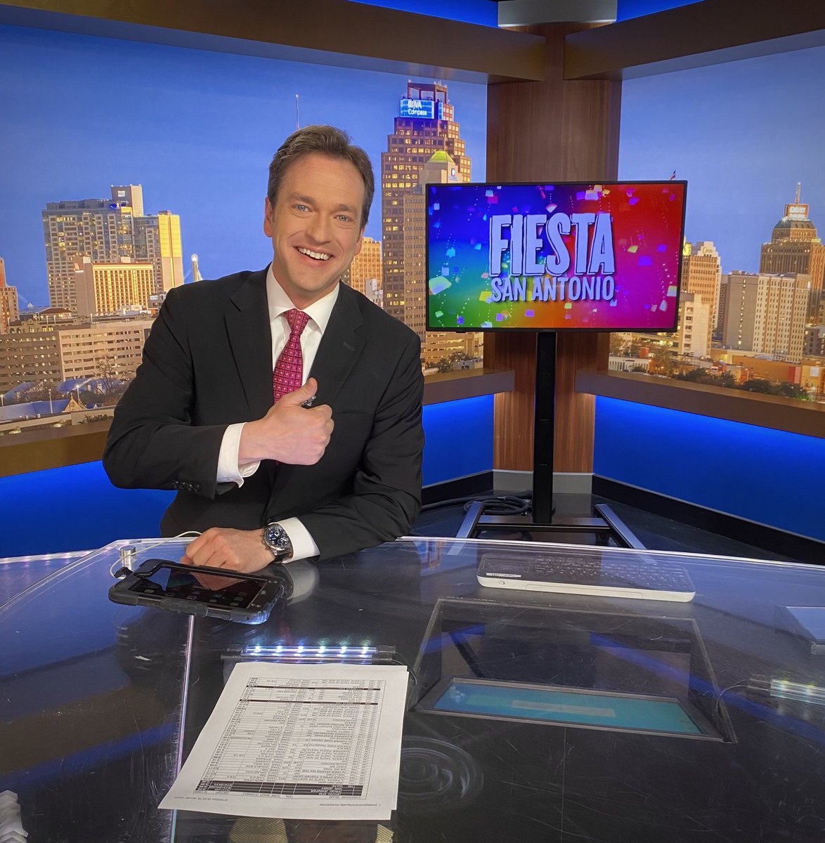 Viva Fiesta!! Anchoring the 5, 6 and 10pm newscasts tonight on News 4.
