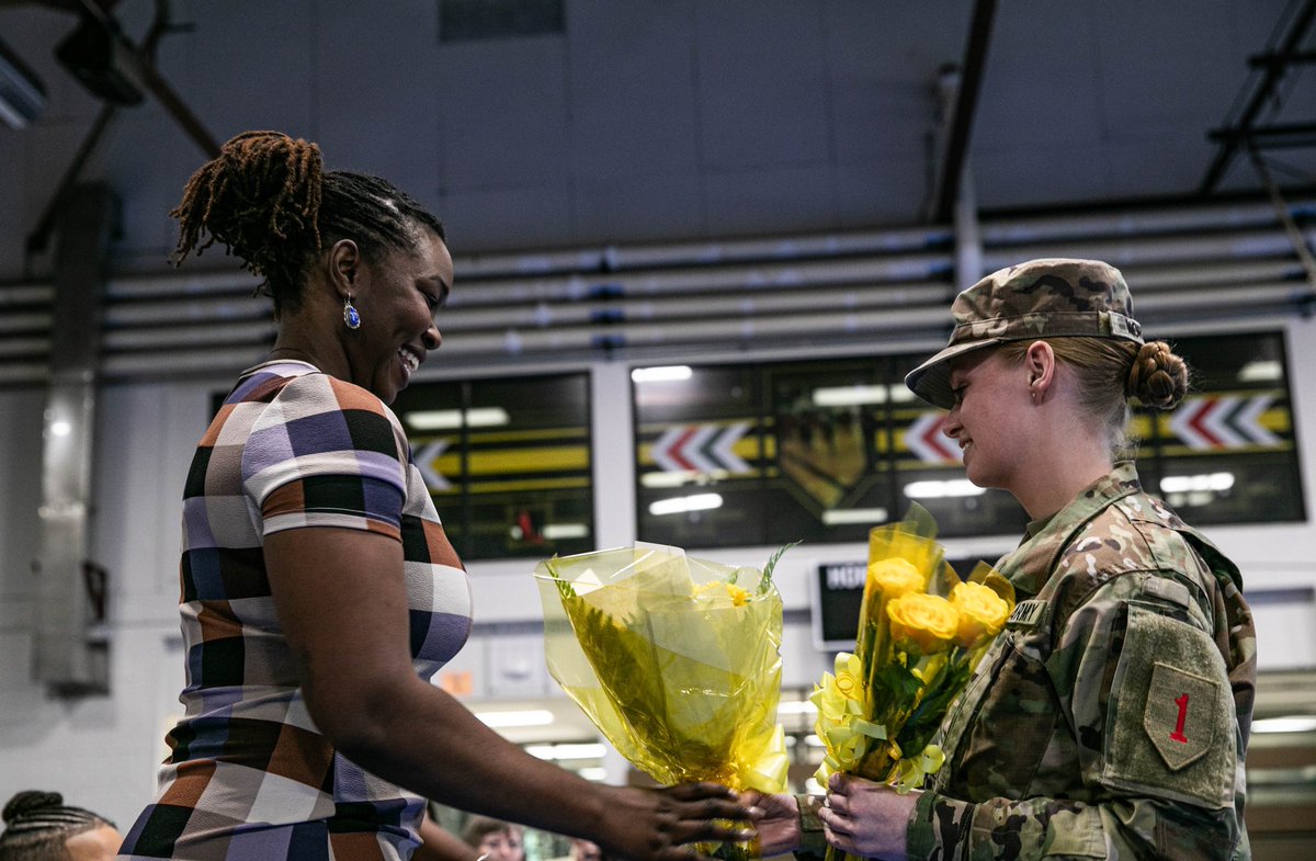 Congratulations and welcome to CSM Jason Dayhuff, who took responsibility of 1st Attack Battalion, 1st Combat Aviation Brigade, 1st Infantry Division, during a Change of Responsibility Ceremony held today at King Field House. @iii_corps