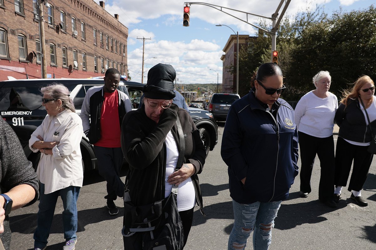 Wonderful photography by @jrinaldi5 Read the @ktkjohnston story here: bostonglobe.com/2024/04/18/bus…