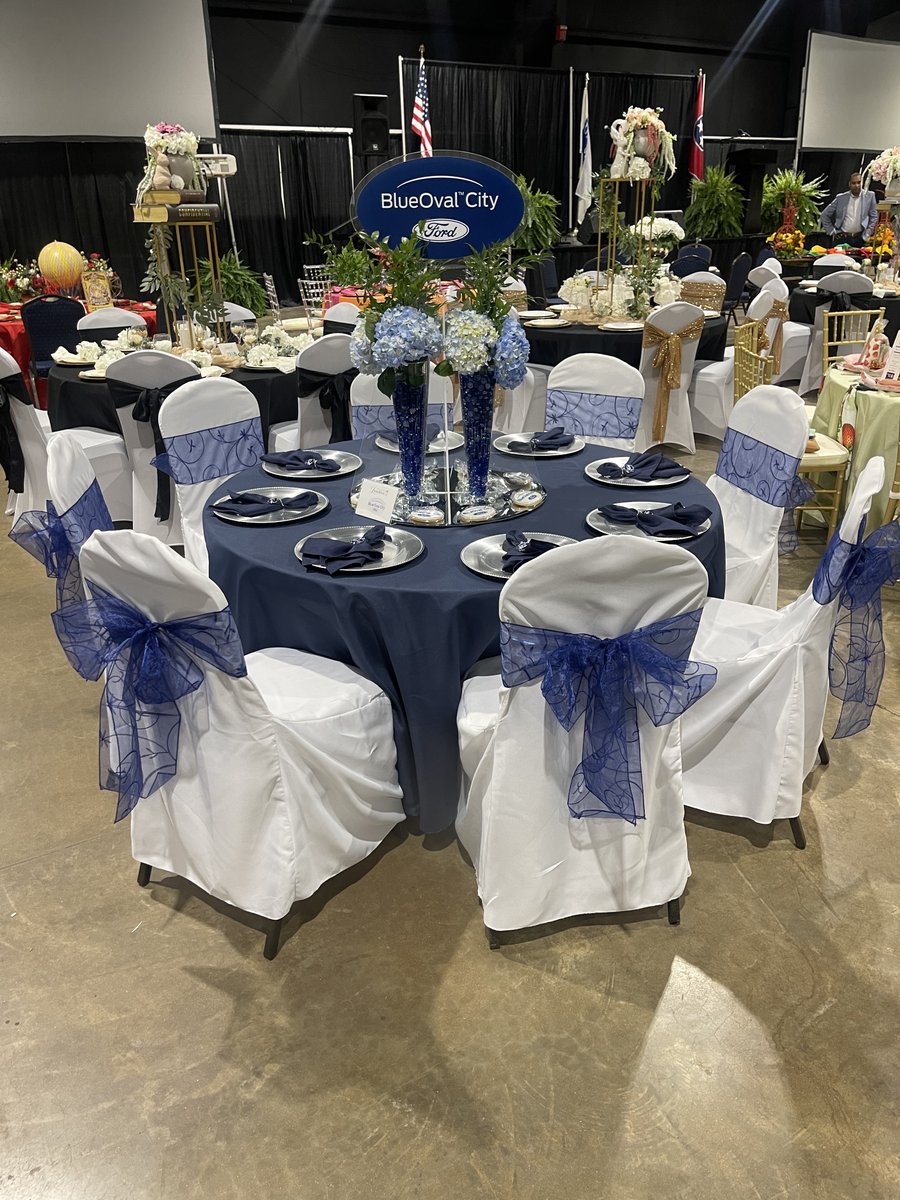 What an incredible day at the @LiveUnitedTN First Ladies' Luncheon! Members of our Community Relations and Employee Relations teams enjoyed the gorgeous tablescapes while supporting United Way's crucial work for #WestTennessee.
#blueovalcity #blueoval_tn #ford #communityrelations