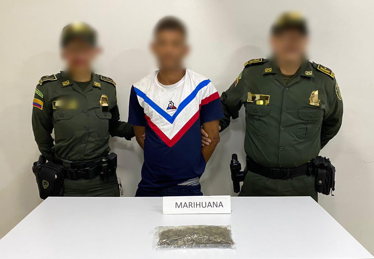 Comprometidos con nuestra comunidad. En el barrio Doce de Octubre de Los Patios, capturamos en flagrancia a un ciudadano con 200 gramos de marihuana. Estas acciones son parte de nuestra estrategia de seguridad #CucutaTerritorioSeguro