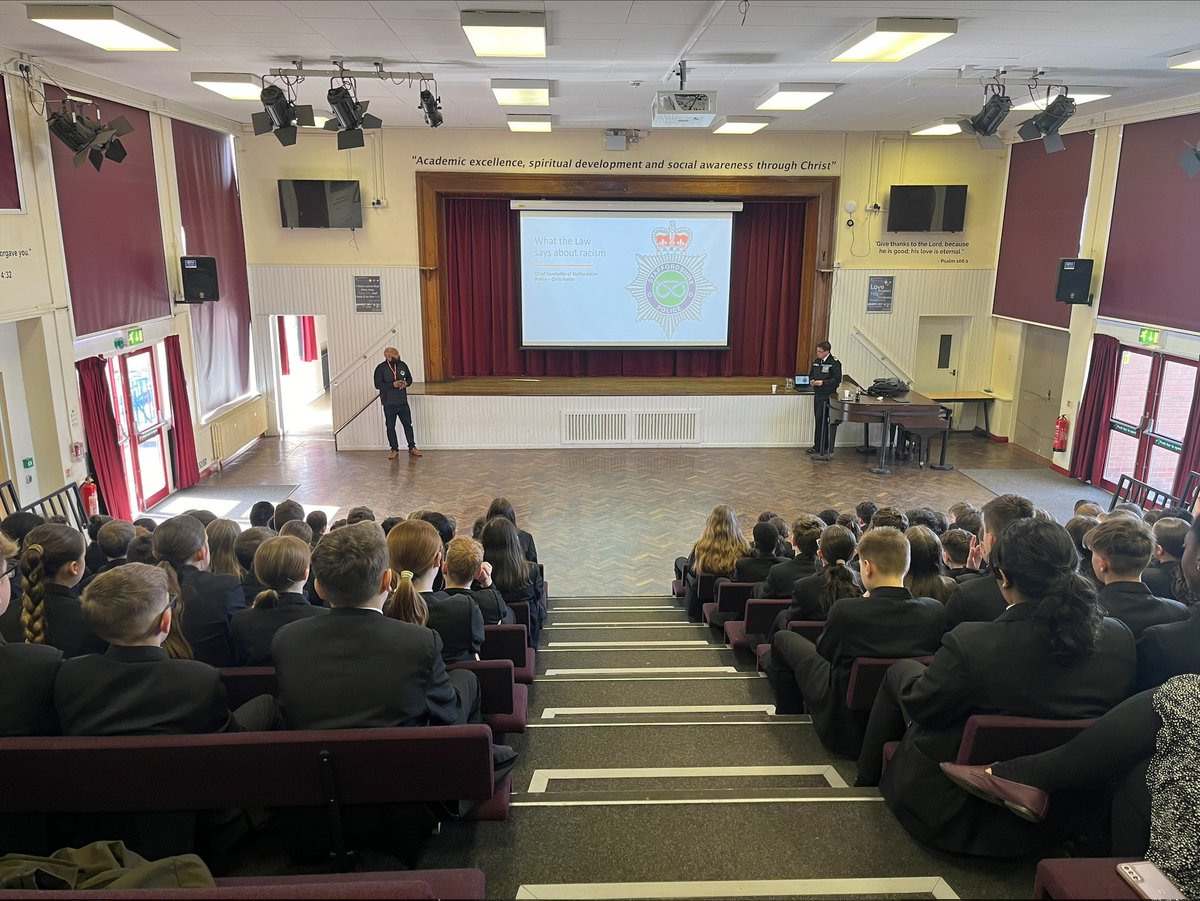 Thank you to Chief Constable, Chris Noble for supporting the delivery of our diversity awareness session at Blessed Robert Sutton Voluntary Academy yesterday #communitycohesion #Diversity #partnership @StaffsPoliceCC @BRS_staffs @StaffsPFCC @staffscvys