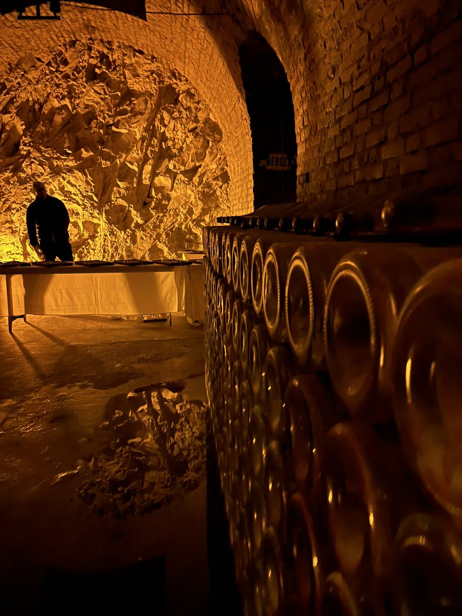 Mathildegzvr's tweet image. Très belle soirée chez Deutz à l’occasion de la #dégustation des vins clairs ! Bravo à toute l’équipe 🍾