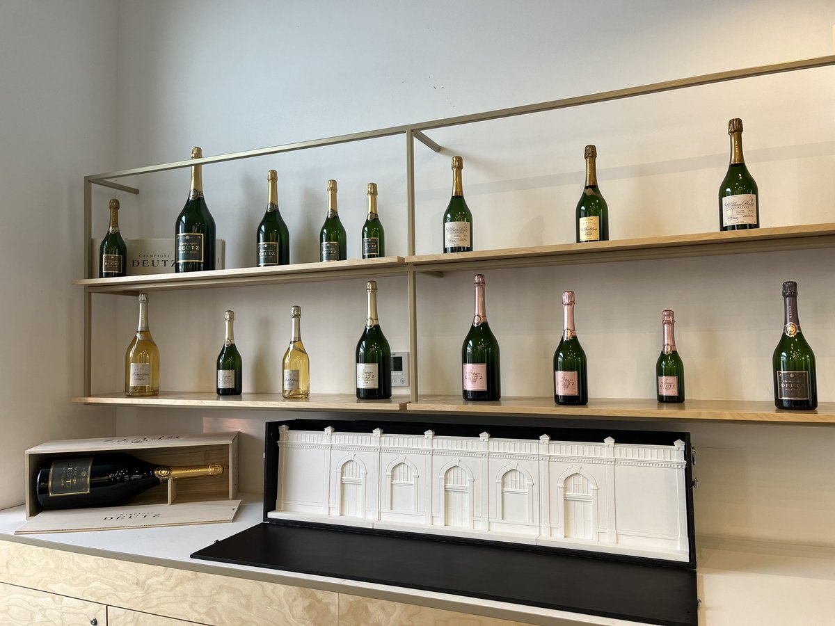 Mathildegzvr's tweet image. Très belle soirée chez Deutz à l’occasion de la #dégustation des vins clairs ! Bravo à toute l’équipe 🍾