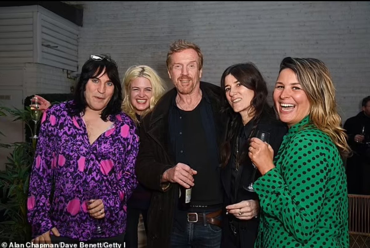 Damian Lewis and Alison Mosshart attended Bella Freud's birthday bash tonight. Get the details and see more photos here: damian-lewis.com/?p=53561 #DamianLewis #AlisonMosshart #BellaFreud #NoelFielding