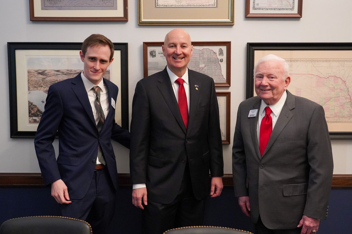 Appreciated meeting with @MilitaryOfficer in Washington this week! We talked about The Major Richard Star Act I’ve co-sponsored and more ways we can support our veterans and military families.