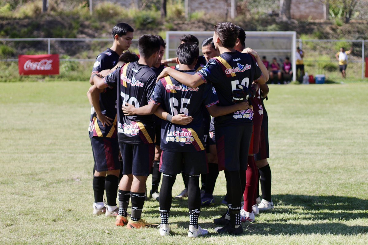 Coras_FC's tweet photo. ⏱️ 1' ¡Inicia el partido en la U.D. “Juanelo” 🔥

Tigres 🆚 Coras FC
#SomosMásCoras https://t.co/0xauGFPnVI