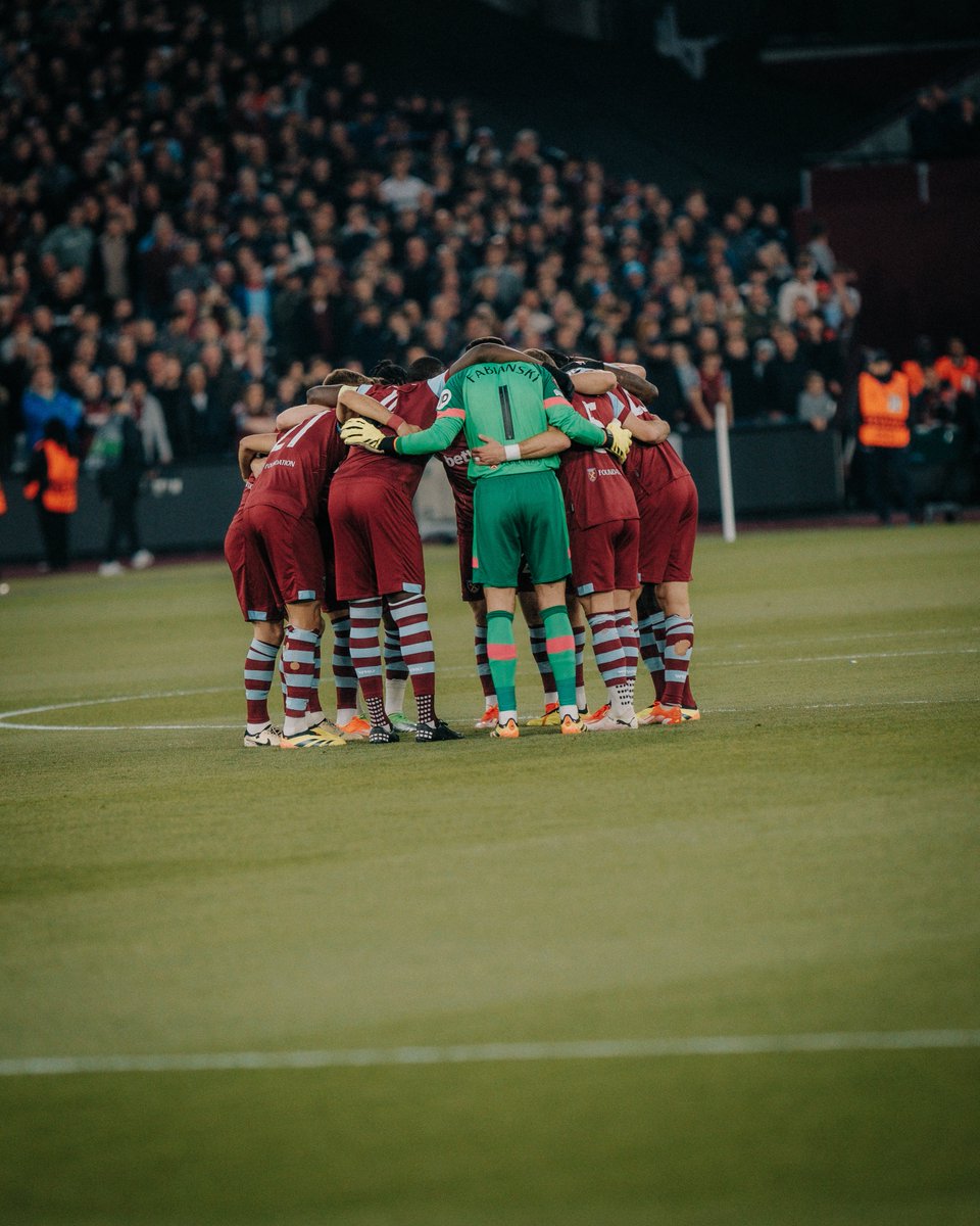 WestHam's tweet photo. Left it all out on the pitch tonight, but it just wasn’t to be.

Five games to go. Let’s give it all we’ve got 👊 https://t.co/Or2vYqWZ0n
