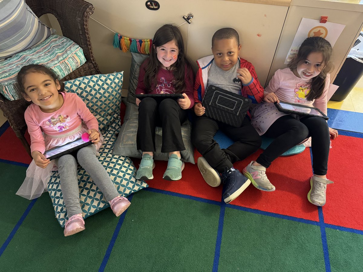 Hanging out with some friends during centers! This group was working on @IXLLearning with flexible seating. @CoebournES