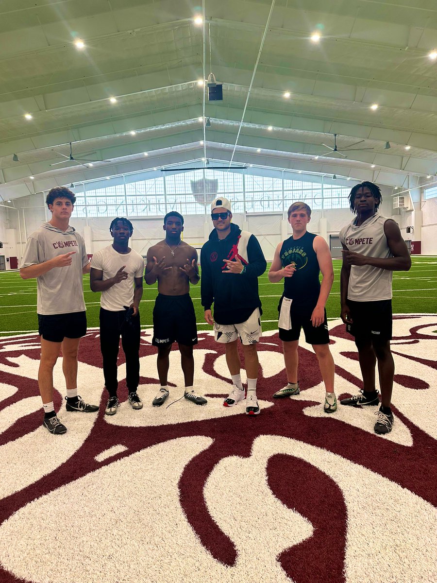 Appreciate @Lowndesfb Head Coach @CarterVikingsFB for allowing me to use their beautiful indoor facility today to train‼️Go Vikings Great work to 2027 QB Trainees: @JayceJohnson09 & @QBHutch as well as @SefaAidan @TheJaylinCarter @ThomasScarbro20 #BTruQBTraining