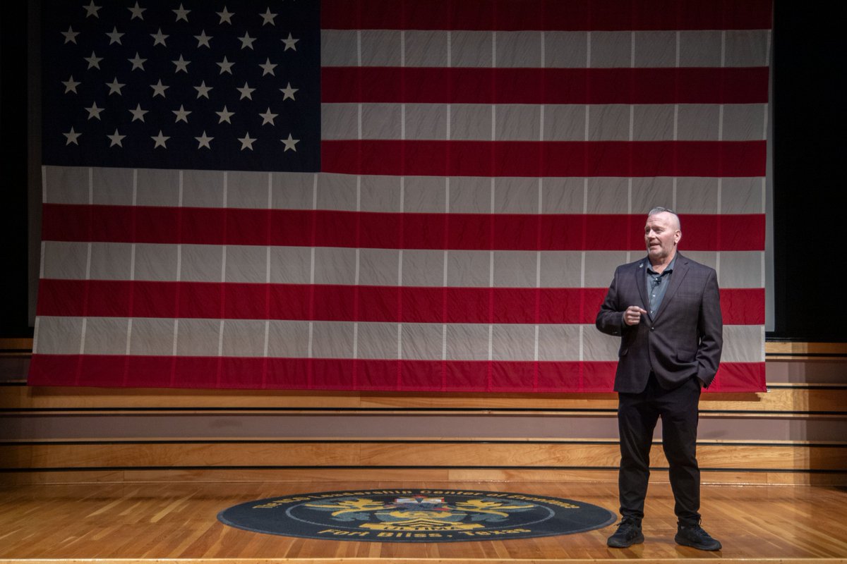 SEAC (retired) John Wayne Troxell visited the NCOLCoE where he spoke to Sergeant Major Course Class 74. He spoke to the class about his personal experiences over his 37 years in the Army including discipline and resilience. Troxell served as SEAC from 2015-2019.