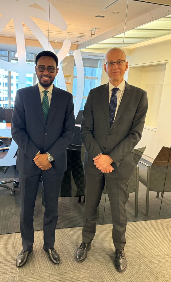 Today I had a fruitful meeting with @NickDyerFCDO during the #SpringMeetings in Washington DC. We discussed the status of #Somalia’s economic reforms, accessing climate finance and enhancing 🇸🇴 🇬🇧 cooperation to grow the #Somali economy. We're grateful for @UKinSomalia's support