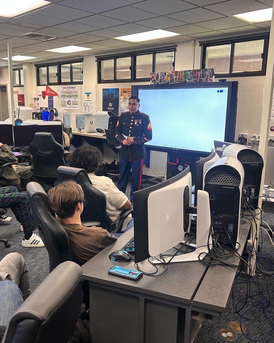 Special thanks to these 2 <a href="/USMC/">U.S. Marines</a>, Sgt Sandoval and Captain Arroyo for taking the time to come into our Comp Sci classes and talk about leading!! Great stories, great lessons, amazing time…<a href="/CNUSD/">Corona-Norco USD</a> <a href="/Cen10Huskies/">Centennial HS, CNUSD</a>