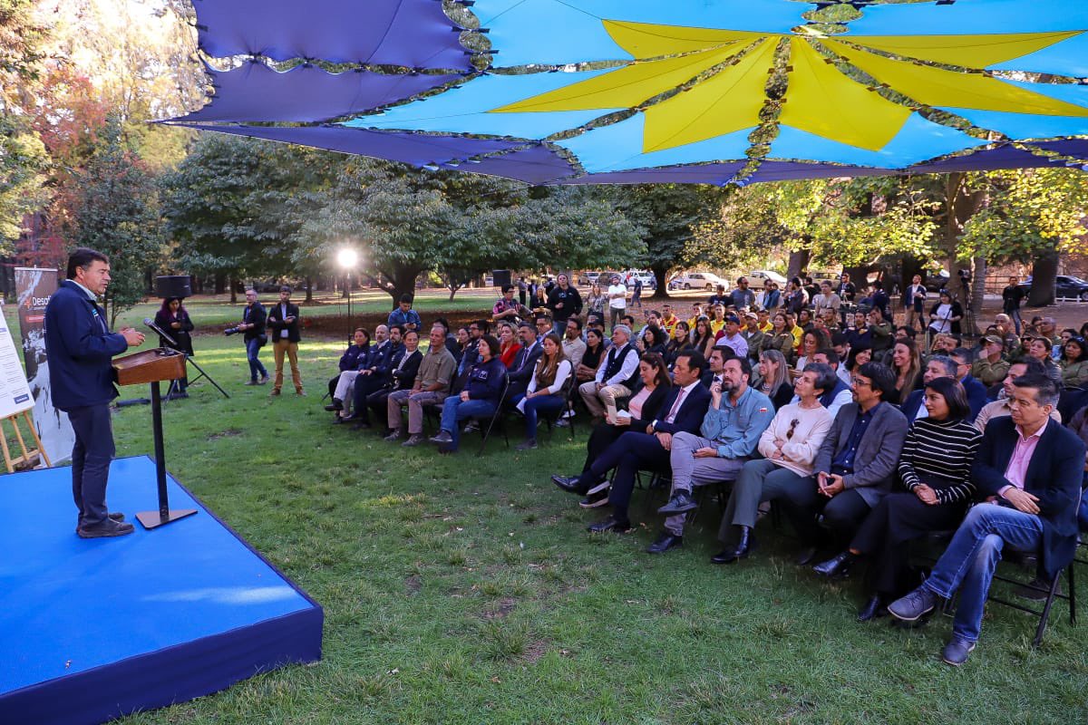 Iniciamos la restauración del Jardín Botánico Nacional y la Reserva Nacional Lago Peñuelas 🌱 👉 El @botanicovina fue afectado en un 97,2% por los incendios de febrero en la Región de Valparaíso y hoy damos inicio a la restauración de este espacio emblemático de conservación…