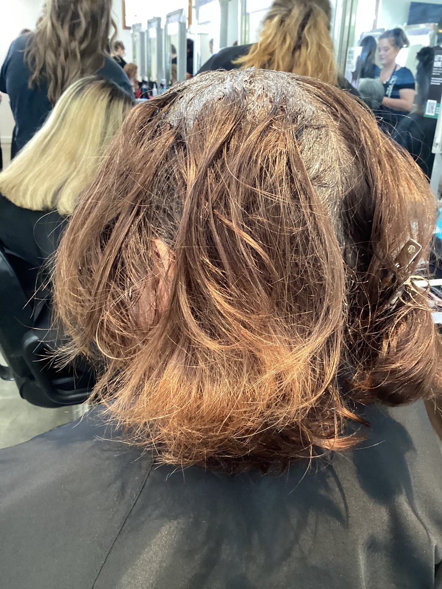 Gave my guest full hair color service and a layered hair cut today!  Finished with giving her hair body and bounce! @aveda

#bouncyhair #chocolatehaircolor #chocolatehair #thintothickhair #beautifulhaircolor #beautifulhair #aveda #hairwithvolume #volumehair