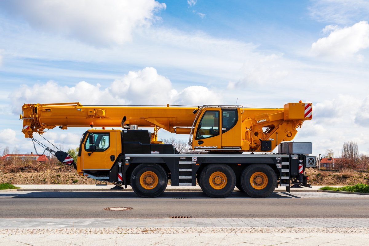 Top Markets and Trending Segments for Truck-Mounted Cranes globaltrademag.com/top-markets-an… #TruckMountedCranes #CraneIndustry #HeavyMachinery #Trucking