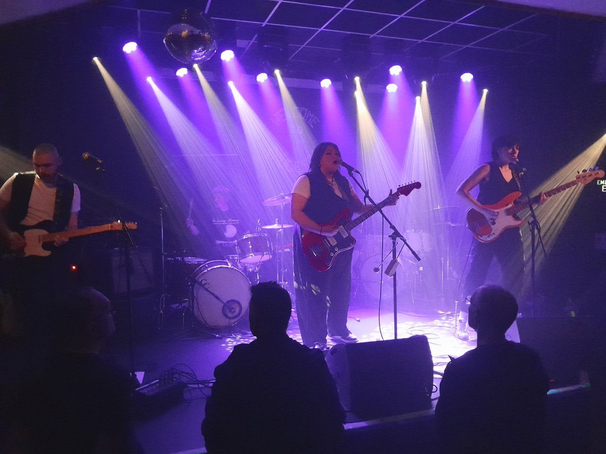 Gig 16/24 - sellout show at @Nath_Brudenell for @JanelWeaver's dreamy hypnotic groovee pop supported by @adwaithmusic's widescreen guitar-pop 👍