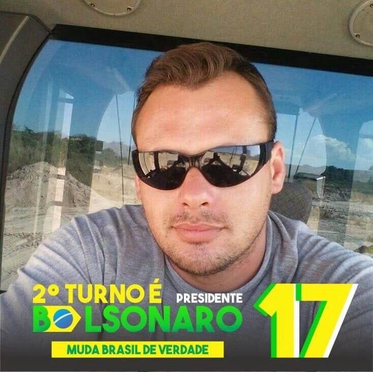 TheMagicBR's tweet photo. Plotaram um homem mamando o outro no banheiro de um local público aqui na cidade !!

Melhor de tudo... Acharam o Facebook do mano, E TINHA ESSA FOTO😂😂😂😂😂😂

HAHAHAHAHAHAHAHAHAHAHAHAHHAAHAH https://t.co/Qa3FUGbqFm