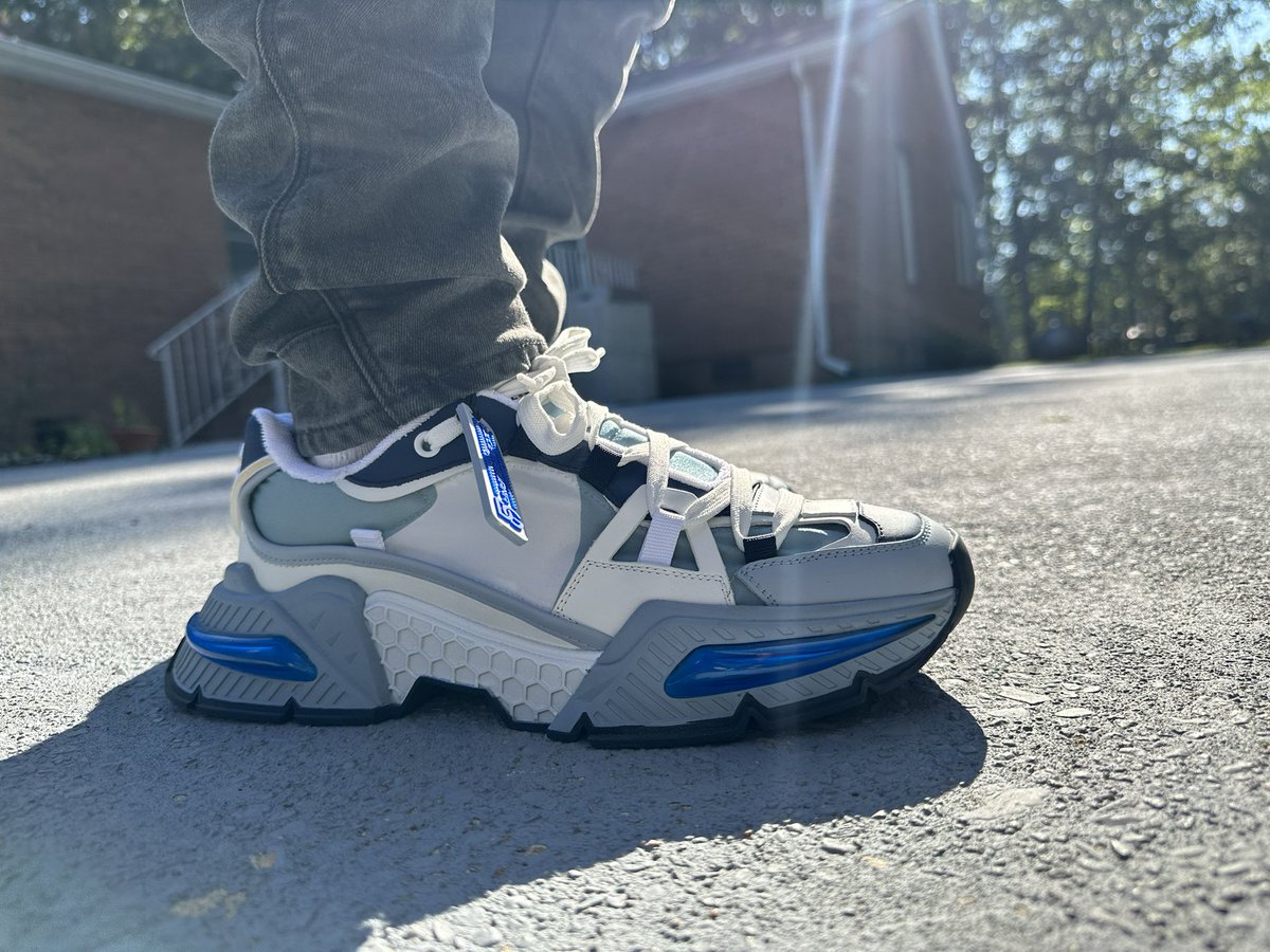 FranksIndaBank's tweet photo. When i steps its expensive 🧼 https://t.co/OQ8UDkxAQb