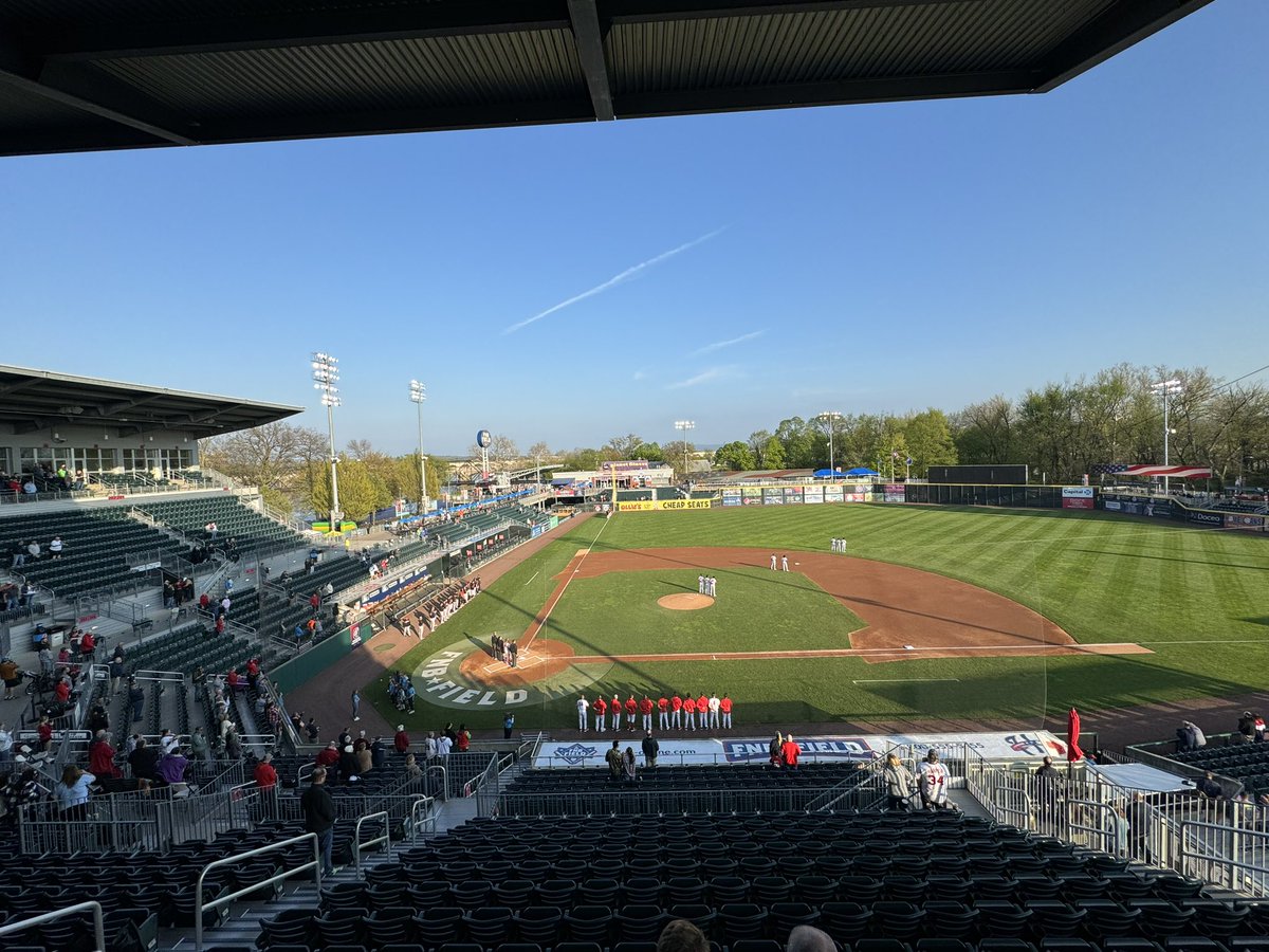 Good evening from City Island in Harrisburg. Ryan Murphy and the Flying Squirrels take on the Senators shortly. Hitting the airwaves now. Tune in! Listen live on @910TheFan or online here: atmilb.com/3U7m4Lz #SFGiants