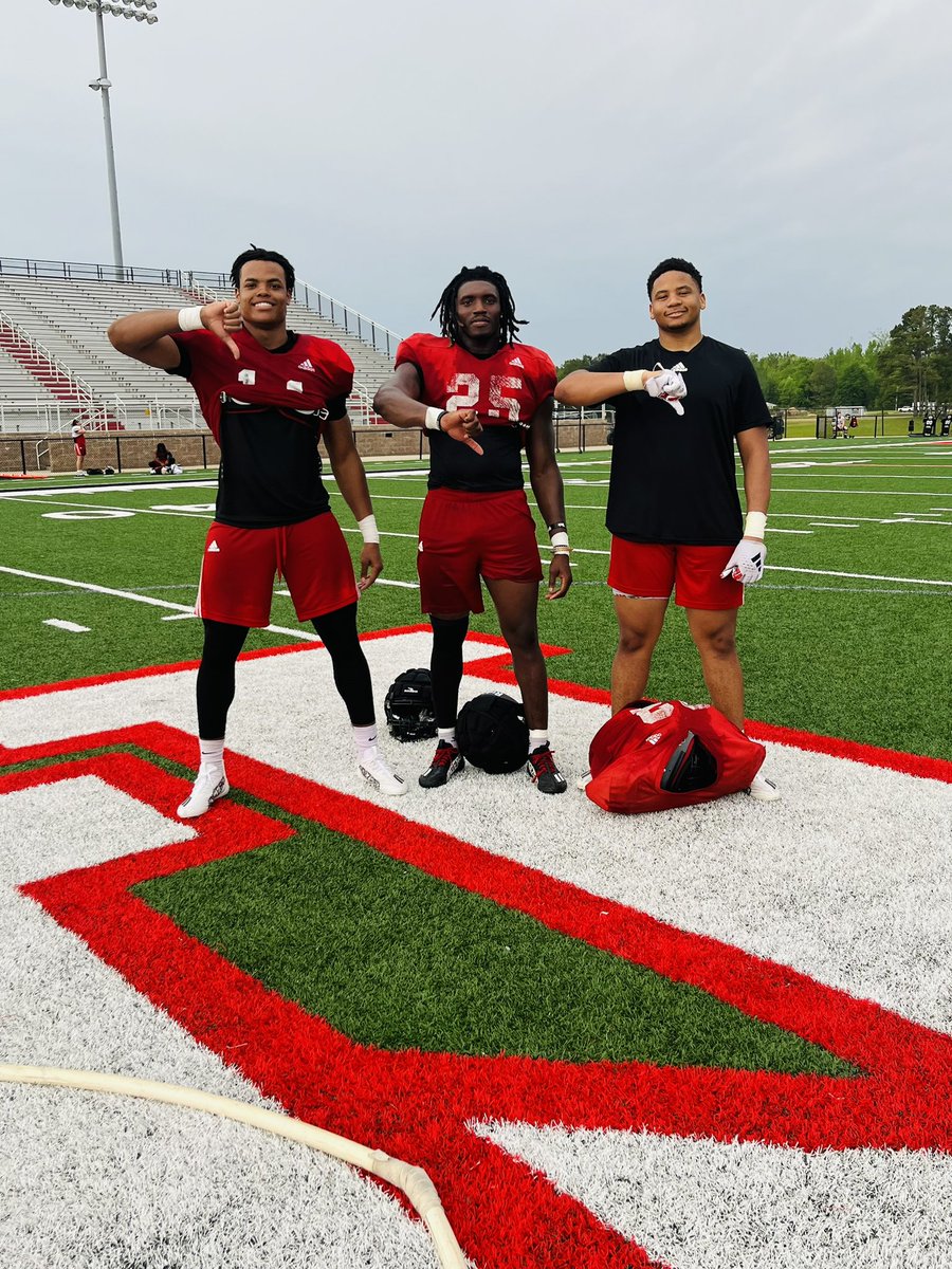 EMCCathletics's tweet photo. Spring practice for the 2024 Lions is in the books! We will have pictures from the last week or so in the Facebook album sometime later this evening. #PR1DE https://t.co/qgWC3aHxeb