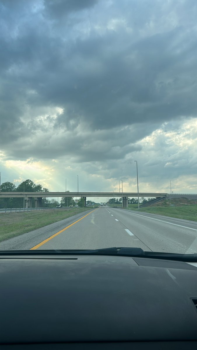 On the way to Paducah KY! Hoping to see some awesome lightning and maybe just a tornado stay safe everyone #wxtwitter