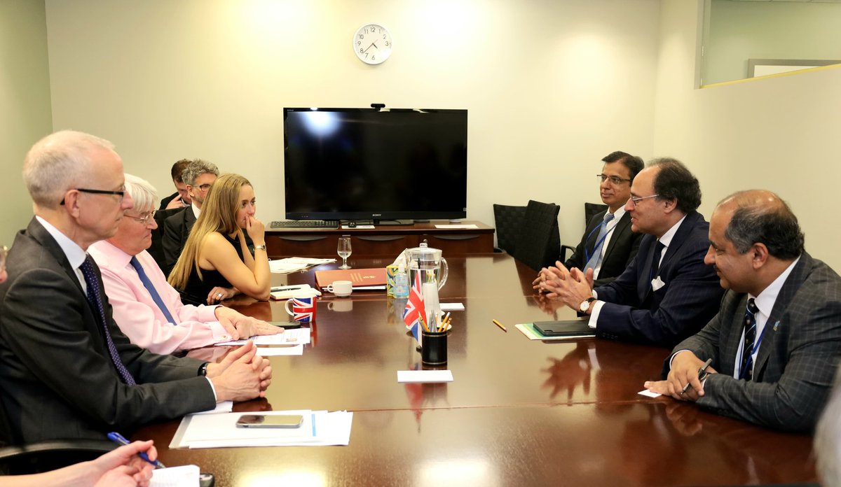 Finance Minister Muhammad Aurangzeb met UK's Minister of State for Development and Africa, Andrew Mitchell. Recognized Pakistan-UK partnership in education, health, and finance. Shared favorable economic indicators and priority areas: taxation, energy, and SOE reforms. (1/3)