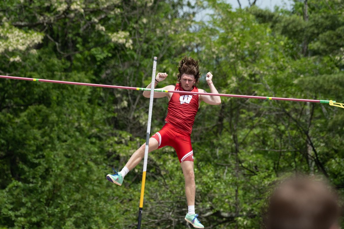 Cade Amborn finishes 13th in the pole vault with a mark of 14-9 (4.50m) He sits 12th in the decathlon standings with two events to go!