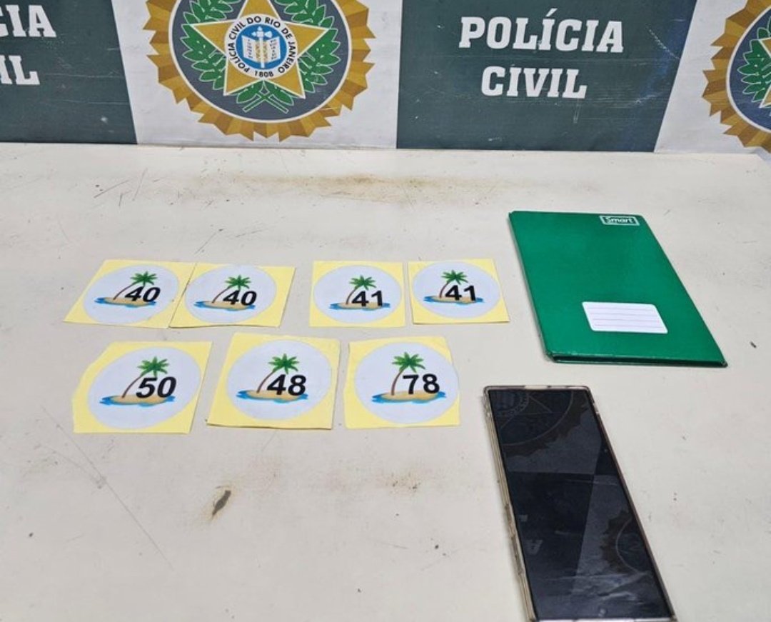 NotciasRio1's tweet photo. #37DP prenderam um narcomiliciano acusado de extorquir motoristas de aplicativo. Ele foi capturado em um posto de gasolina na Ilha do Governador, Zona Norte do Rio, enquanto abastecia um veículo. https://t.co/nRpf99qPDn
