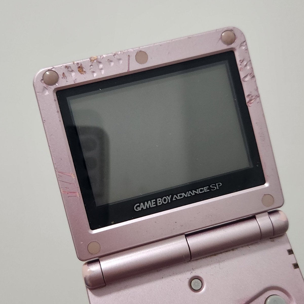 omg my gameboy SP has literal bite marks in them because my 5th grader ass bit down on it every time I lost a pokemon battle in emerald because I had anger issues i guess