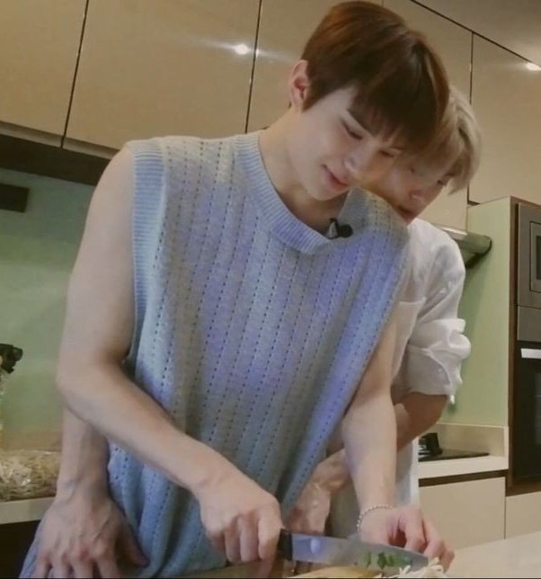 kimjungvelyvely's tweet photo. things jaewoo went viral for - a long thread 🧵 https://t.co/stCGF60NxK