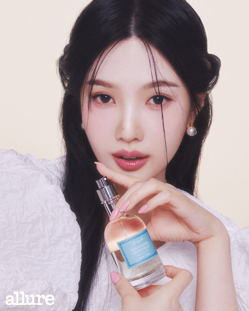 @RVsmtown [📸] JOY for Allure Korea as the Fresh Beauty Global Brand Ambassador. 💚

allurekorea.com/2024/04/19/sce…

#JOY #조이 #레드벨벳 #레드벨벳조이 #박수영 #RedVelvet #ParkSooyoung #JOYxFreshBeauty @RVsmtown