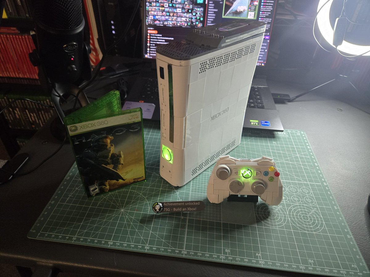 _Tiggidy's tweet image. Finished my #megablocks #xbox360 build it came out really well and a highly detailed interior that lights up too and, of course, comes with a copy of the GOATed game #Halo3